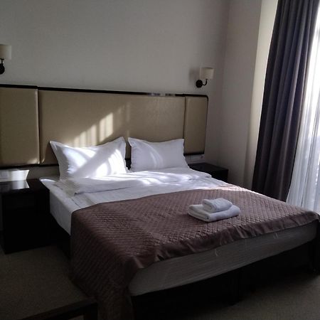 טביליסי Hotel Genio מראה חיצוני תמונה