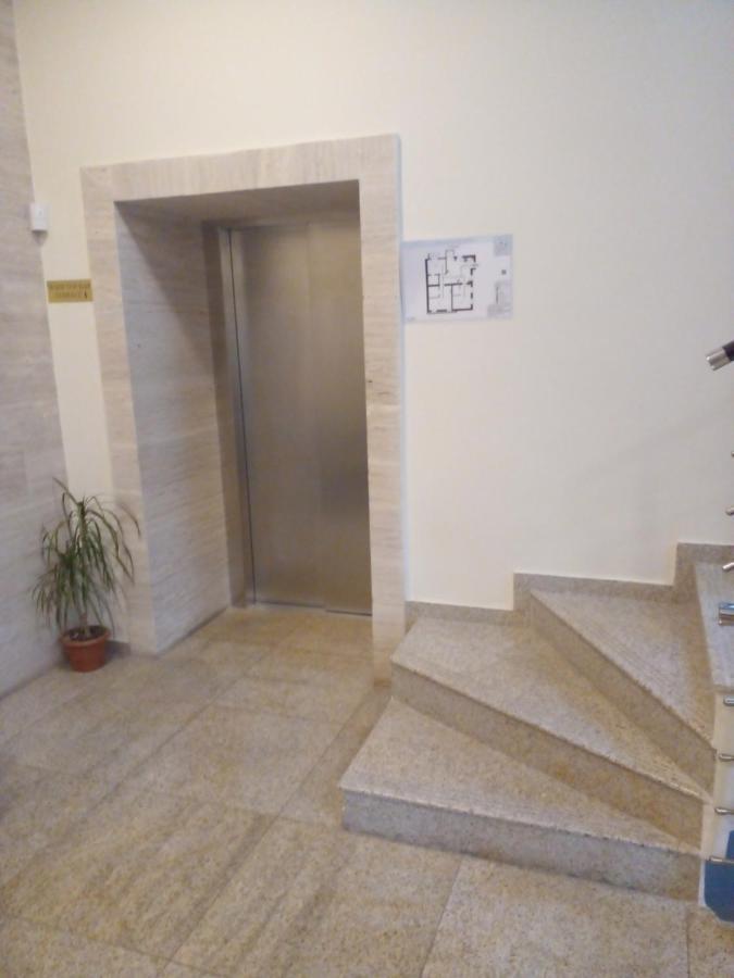 טביליסי Hotel Genio מראה חיצוני תמונה