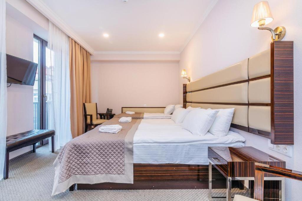 טביליסי Hotel Genio מראה חיצוני תמונה