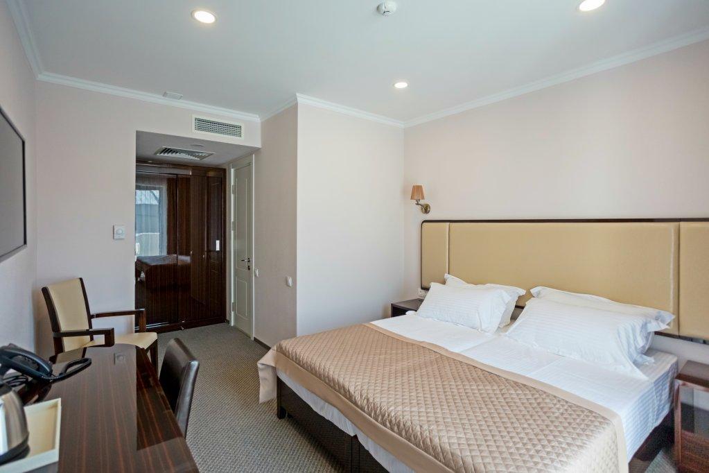 טביליסי Hotel Genio מראה חיצוני תמונה
