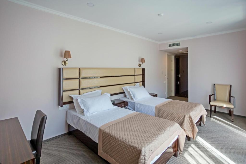 טביליסי Hotel Genio מראה חיצוני תמונה