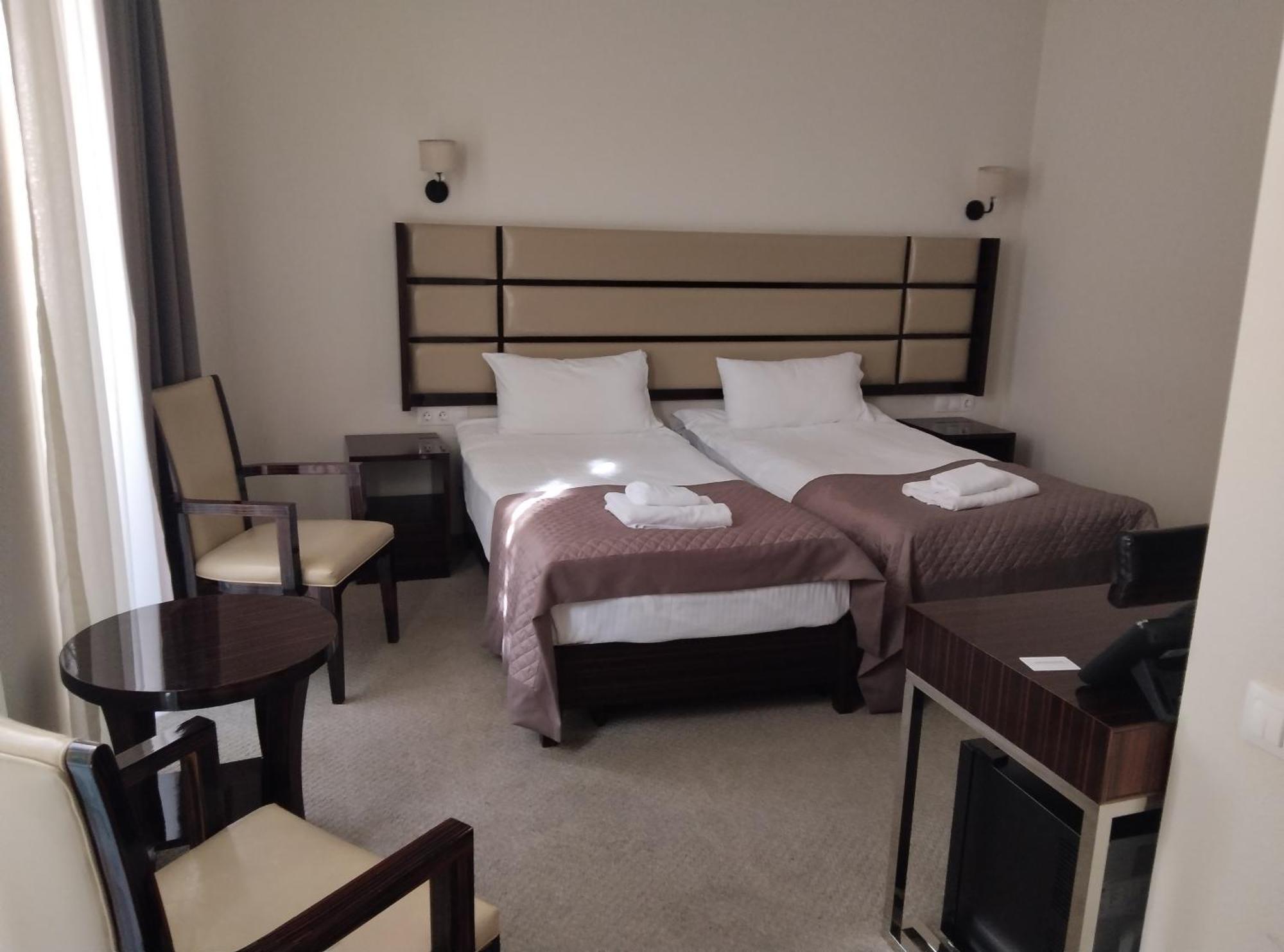 טביליסי Hotel Genio מראה חיצוני תמונה