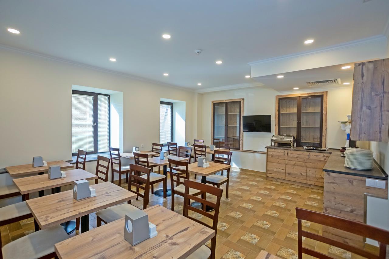 טביליסי Hotel Genio מראה חיצוני תמונה