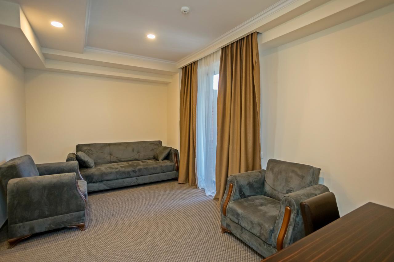 טביליסי Hotel Genio מראה חיצוני תמונה