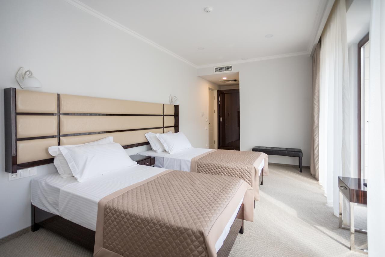 טביליסי Hotel Genio מראה חיצוני תמונה